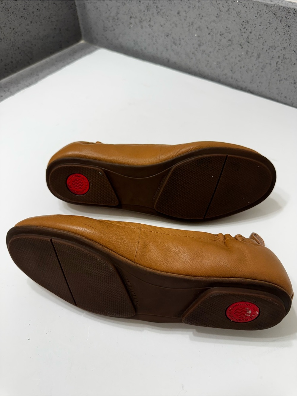 FITFLOP Allegro Ballet Flat Tan Leather Slip-on Sz 6.5 - Picture 9 of 10